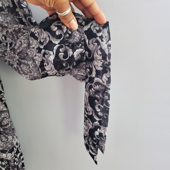 Bobeau Black & White Sheer Floral Pullover Top Size M - Picture 4 of 7